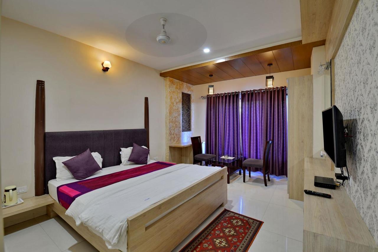 Hotel Signetic Blue Bhopal Exterior foto