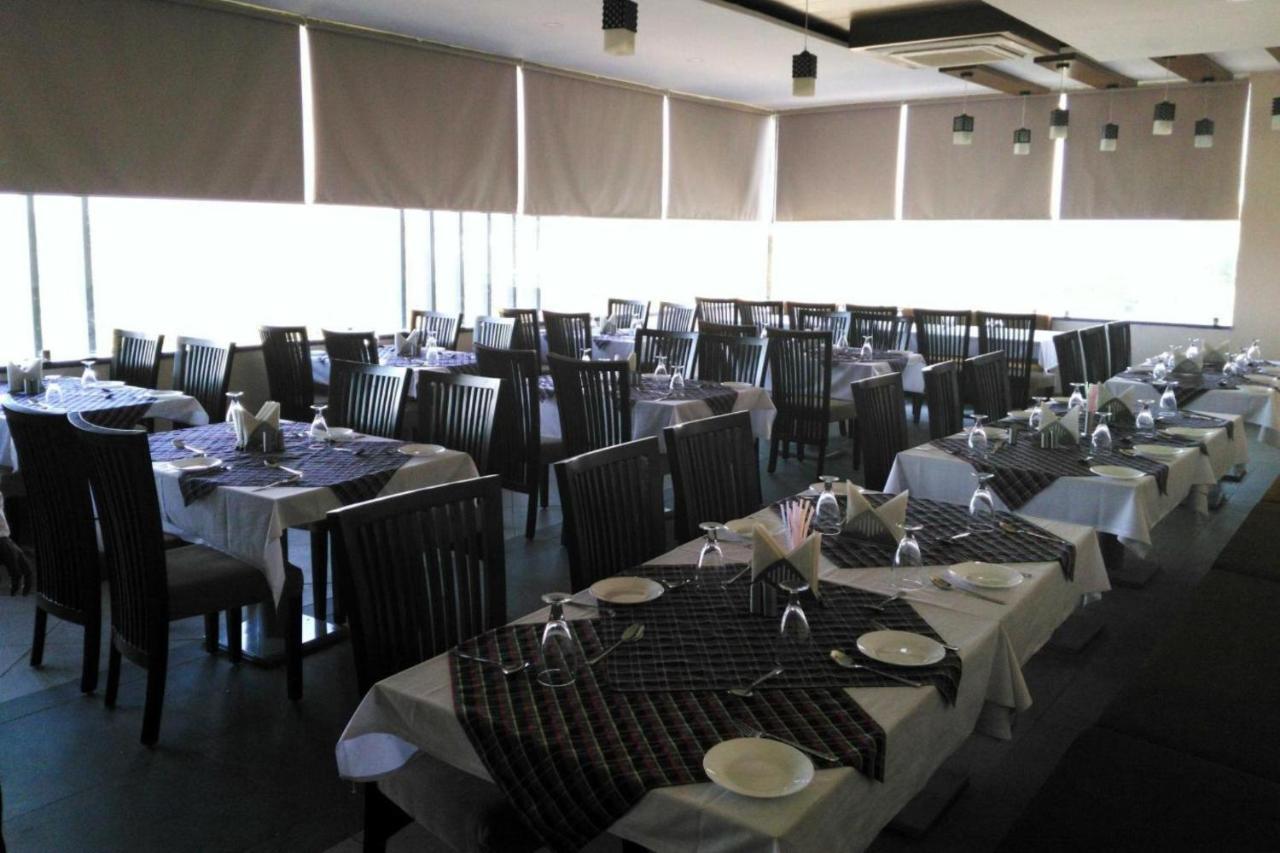 Hotel Signetic Blue Bhopal Exterior foto