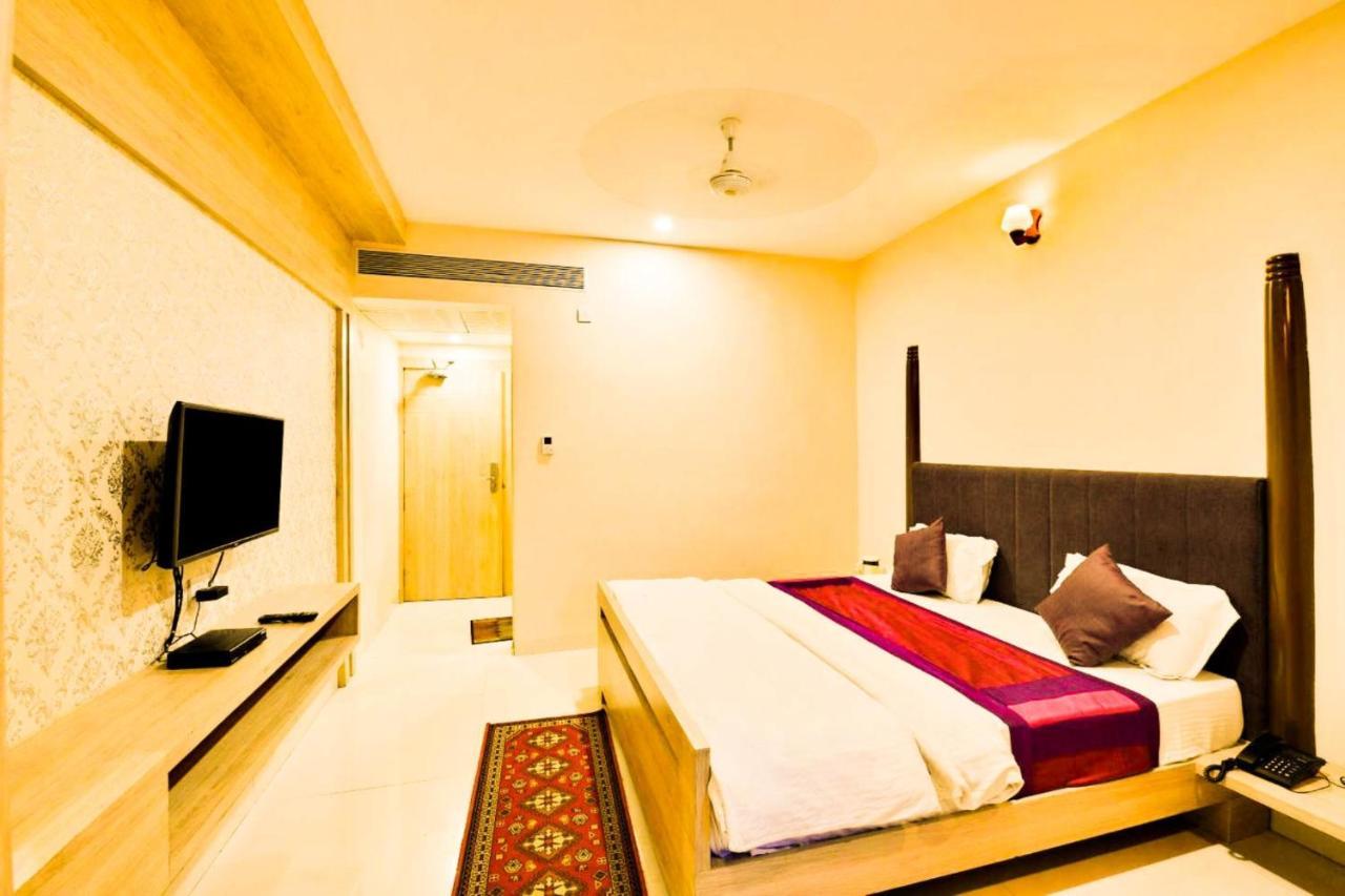 Hotel Signetic Blue Bhopal Exterior foto